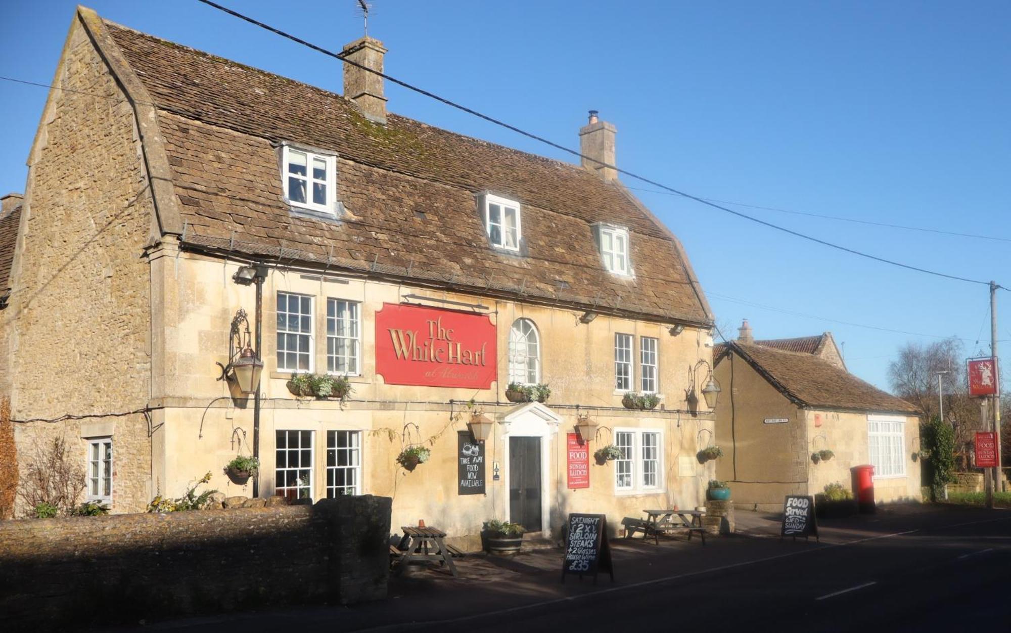 The White Hart Hotel Atworth Kültér fotó
